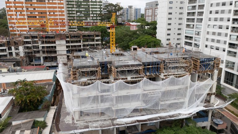 Desafio-em-grande-escala-de-3-torres---Chácara-Santo-Antônio